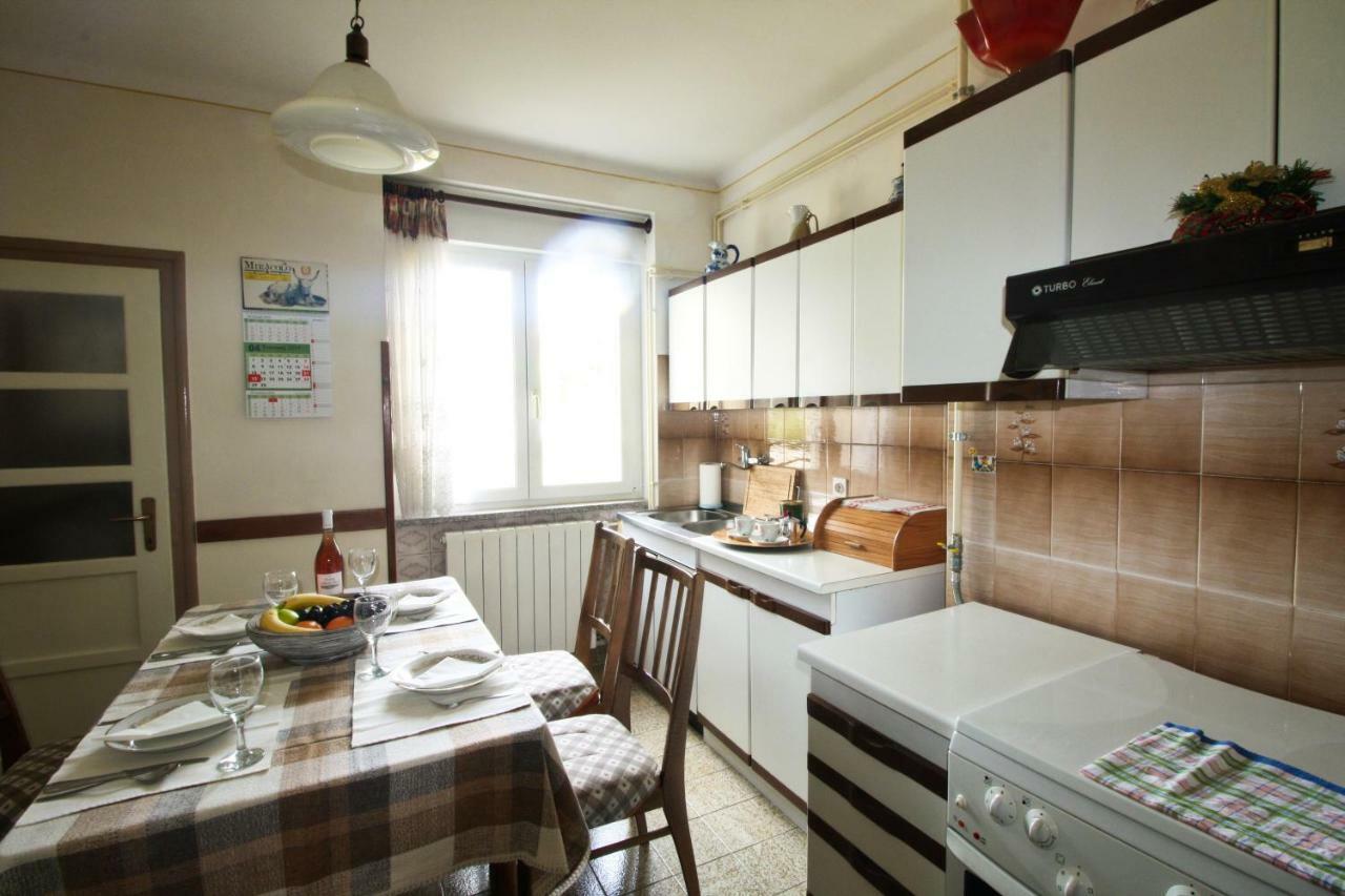 Apartment Persich Pula Exterior foto